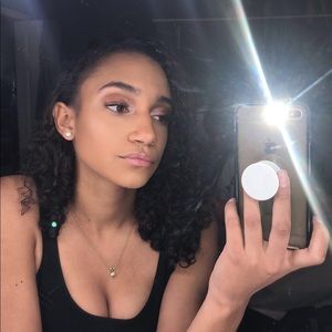 Meet your Posher, Leilani